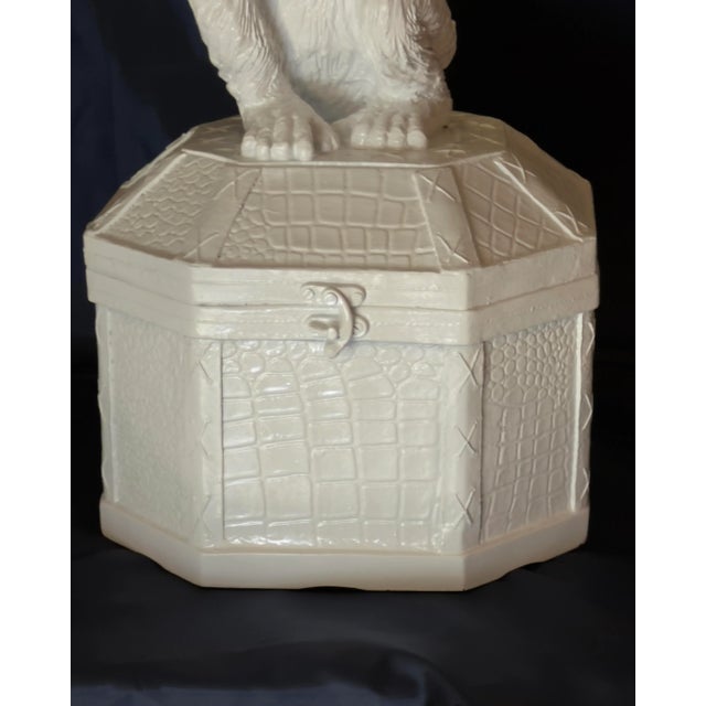 White Late 20th Century Palm Beach Regency Vivai Del Sud Style Speak No Evil Monkey Table Lamp - Newly Painted For Sale - Image 8 of 12