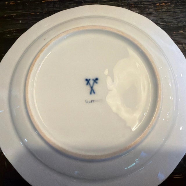 Late 19th Century Meissen MS220 7inch Plates (7) Plus Matching Gravy Boat For Sale - Image 13 of 18