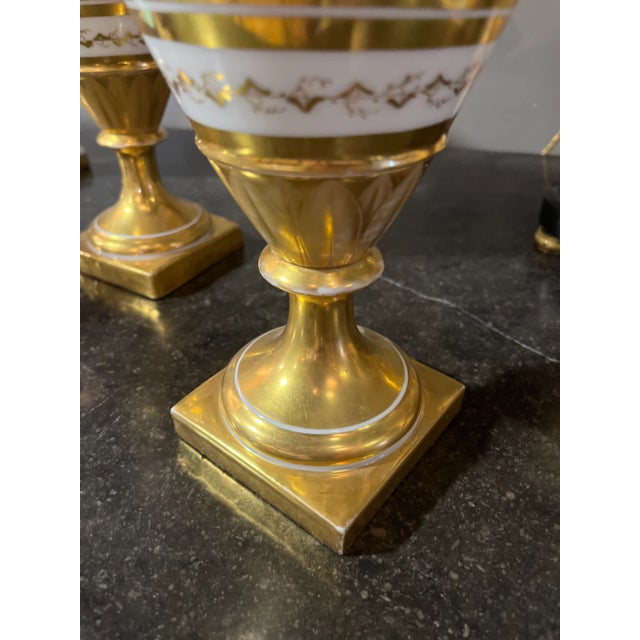 French Circa 1800 Pair of Floral Paris Porcelain Urns For Sale - Image 3 of 6