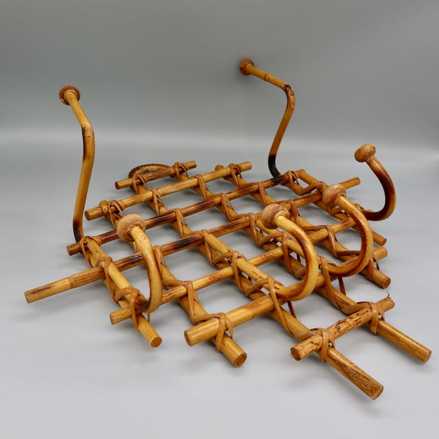 Vintage French Mid-Century Burnt Bamboo & Rattan 6-Hook Coat & Hat Rack, Wall Mount For Sale In Austin - Image 6 of 9
