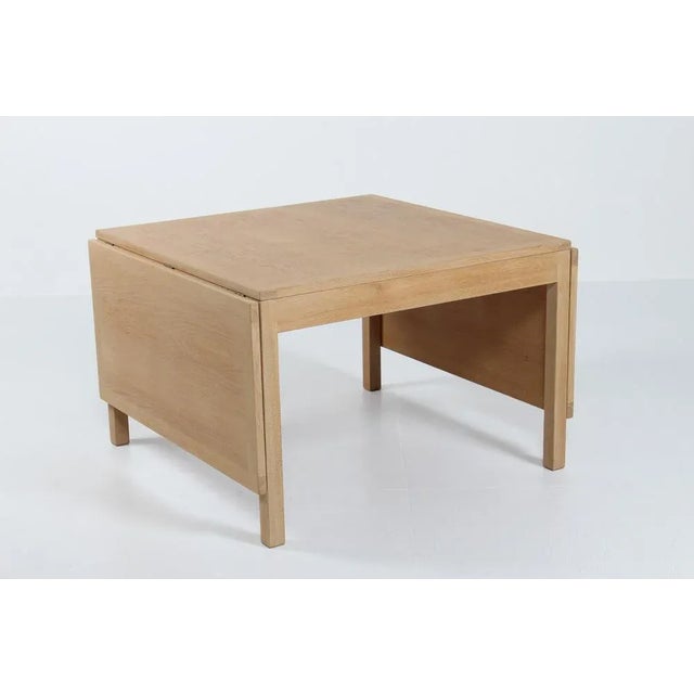 Coffee table model no. 5362 with 2 drop-down leafs designed by Børge Mogensen (1914-1972) in the 1960s and manufactured in...