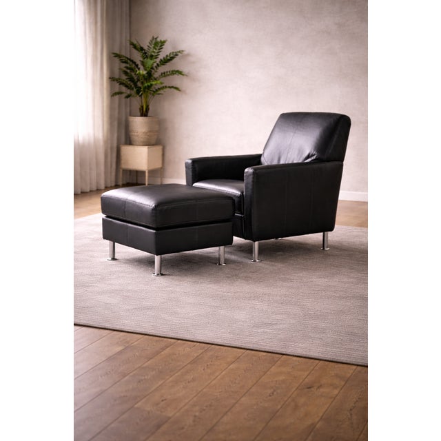 Set of Lounge Chair and Ottoman in Black Leather, 1980s For Sale - Image 12 of 13