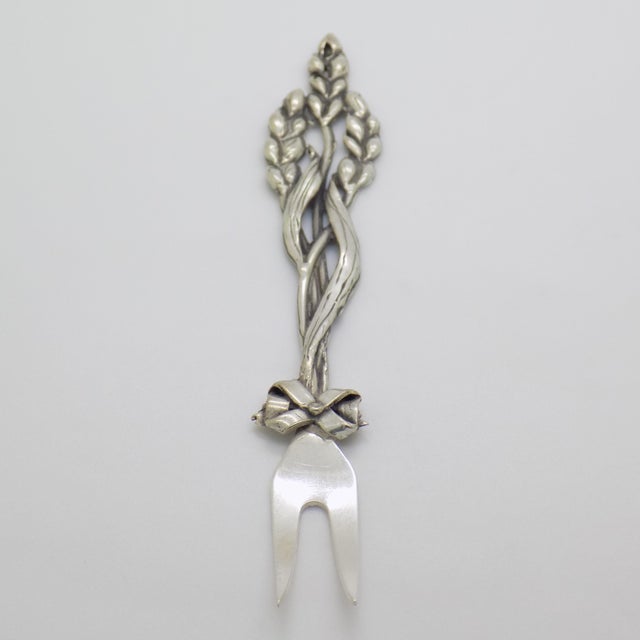 Vintage Italian Handmade Genuine Silver .800 Wheat Ears and Ribbon Decorated Cocktail Fork For Sale - Image 4 of 10