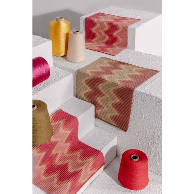 Contemporary Wavy Table Mat For Sale - Image 3 of 4