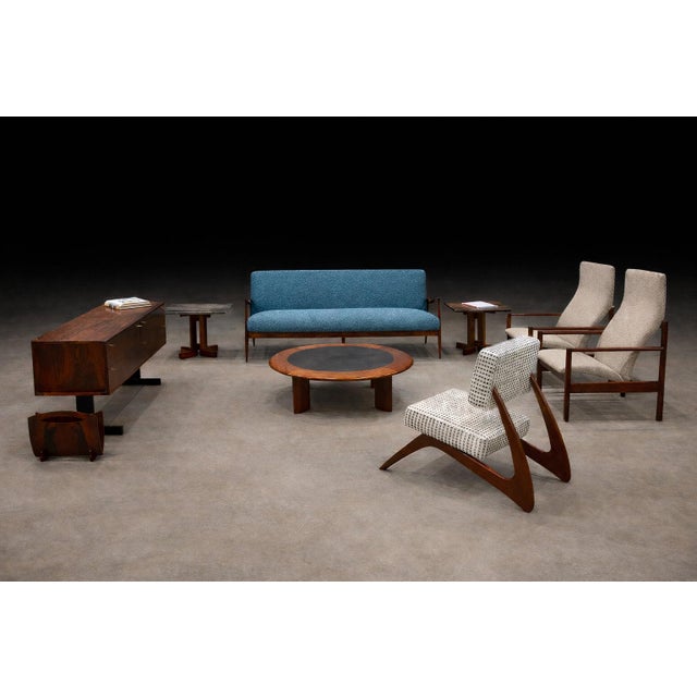 Wood Round Coffee Table in Solid Hardwood & Black Leather, Brazilian Modern, 1970s For Sale - Image 7 of 11
