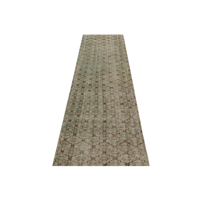 Rug & Kilim Vintage Turkish Runner Rug, Green and Beige With Geometric Patterns – Rug & Kilim For Sale - Image 4 of 7