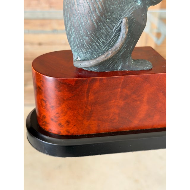 English Vintage Maitland-Smith Style Bronze Patina Monkey Bookends on Burl Wood Bases – Pair For Sale - Image 3 of 12