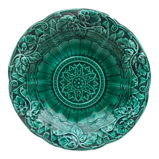Green Majolica Strawberries Platter Sarreguemines Majolica, Circa 1870 For Sale