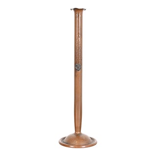 Benedict Studios Arts & Crafts Hammered Copper Bud Vase, Circa 1910 For Sale