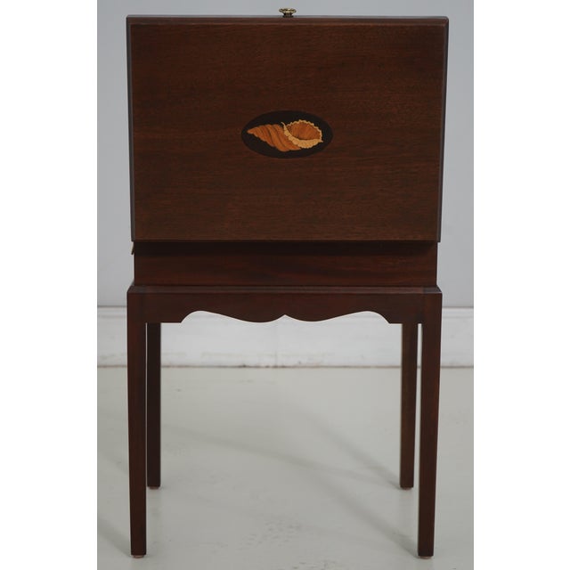 Madison Square Mahogany Inlaid Silver Lidded Box For Sale - Image 9 of 16