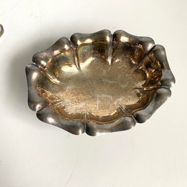 Vintage Footed Sugar Cube Bowl With Shell Tongs Silver Plated For Sale - Image 4 of 12