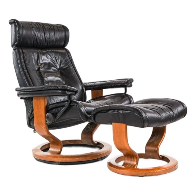 Ekornes Stressless Recliner & Ottoman Black Leather With Teak Ring Base C. 1970s For Sale