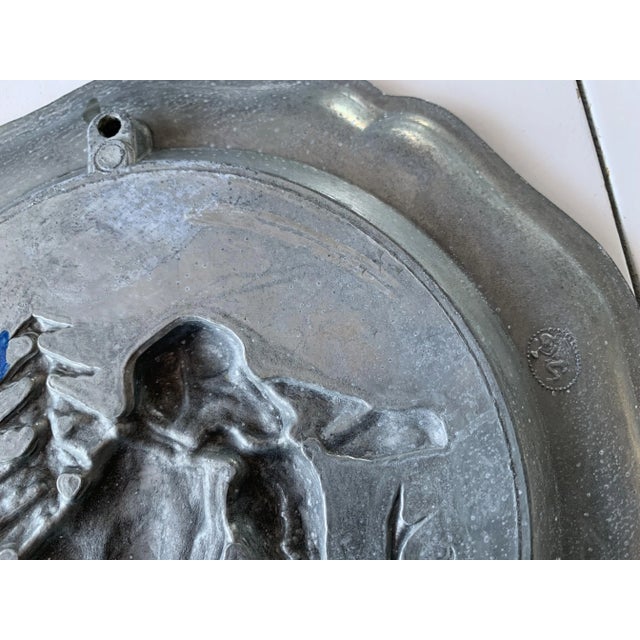 Tin Plates with Hunting Theme, 1900s, Set of 2 For Sale - Image 4 of 8