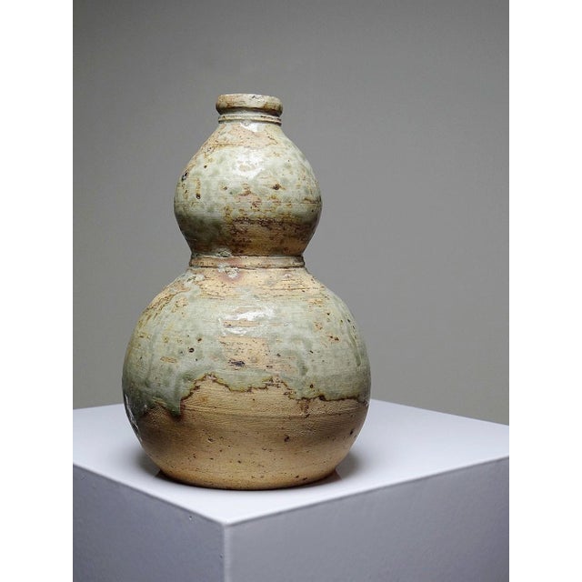 Small Japanese Double-Walled Ceramic Sake Flask from Iga, 1950s For Sale - Image 9 of 15