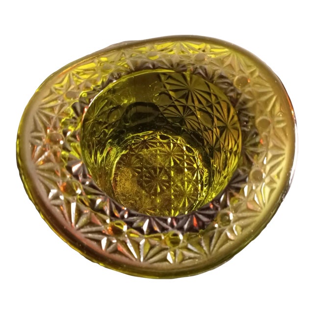 Fenton Green Button & Daisy Pattern Top Hat Vase For Sale