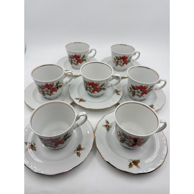 Porcelain Christmas Service from Johann Seltmann, 1960s, Set of 17 For Sale - Image 14 of 18