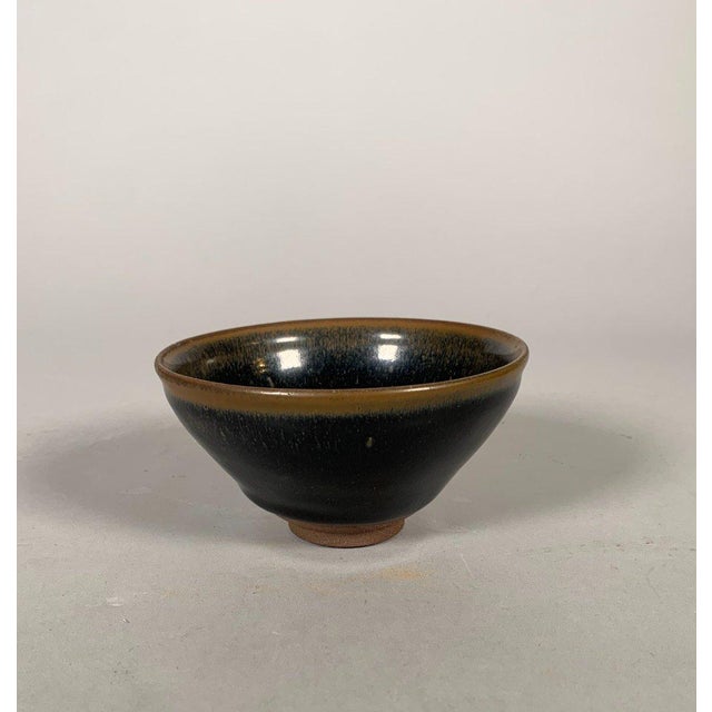 Black glazed stoneware bowl known as Hare's Fur, China, Song Dynasty style (960-1279) For Sale