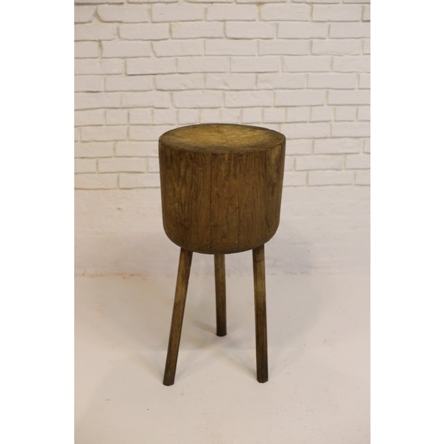 Rustic European Antique Round Oak Butcher Block Table, Central Hungary, 19th Century For Sale - Image 3 of 9