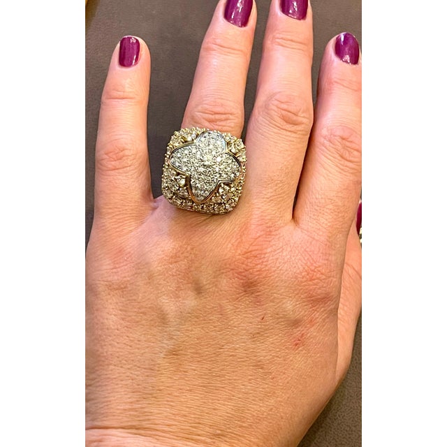 Metal 9 Carat Diamonds VS Quality Dome Shape Cocktail Platinum and Gold Ring Estate For Sale - Image 7 of 18