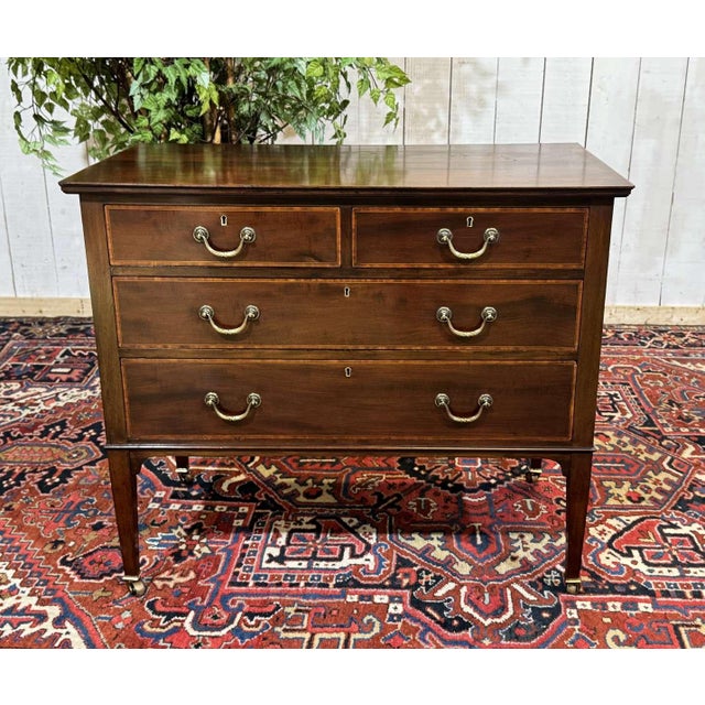 20th Century English Chest of Drawers in Mahogany and Oak For Sale - Image 18 of 18