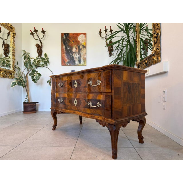 Wood Baroque Chest of Drawers in Walnut Veneer For Sale - Image 7 of 11
