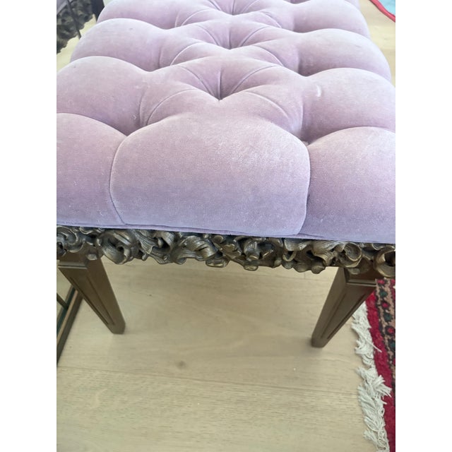 Late 19th Century Hollywood Regency Pink Velvet Tufted Bench With Ornate Carved Frame For Sale In San Diego - Image 6 of 9