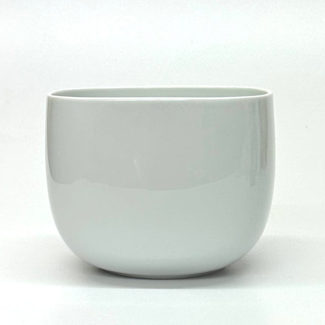 White 1970s White Porcelain Suomi Serving Bowl by Timo Sarpaneva for Rosenthal Studio-Line For Sale - Image 8 of 13