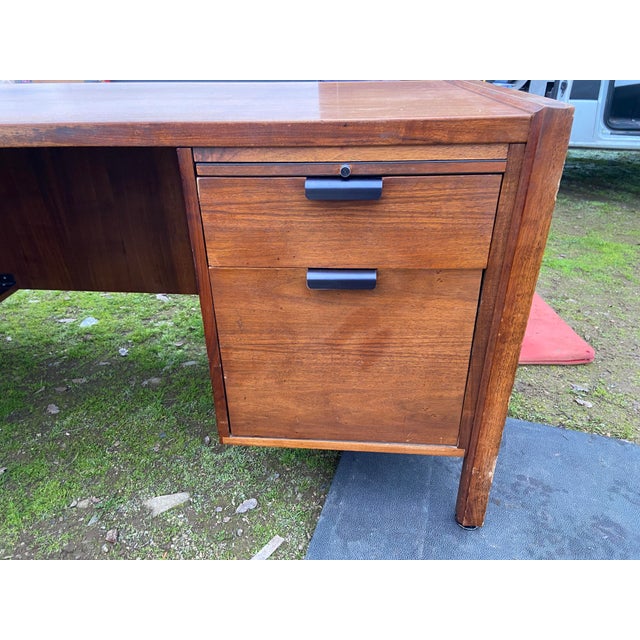 Jens Risom Vintage Mid Century Modern Walnut Corner Desk For Sale - Image 4 of 12