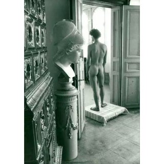 1980 Male Nude Photograph of Life Class Model For Sale