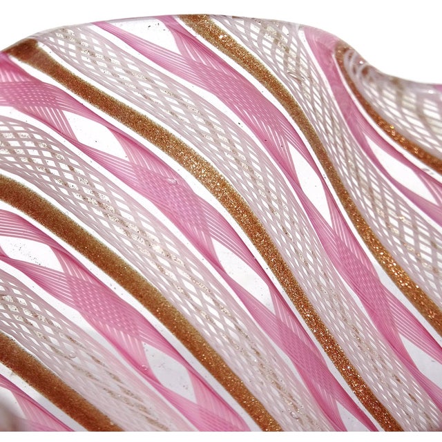 Mid 20th Century Fratelli Toso Murano Vintage Italian Pink White Ribbons Art Glass Fazzoletto Vase Mid 20th Century For Sale - Image 5 of 7