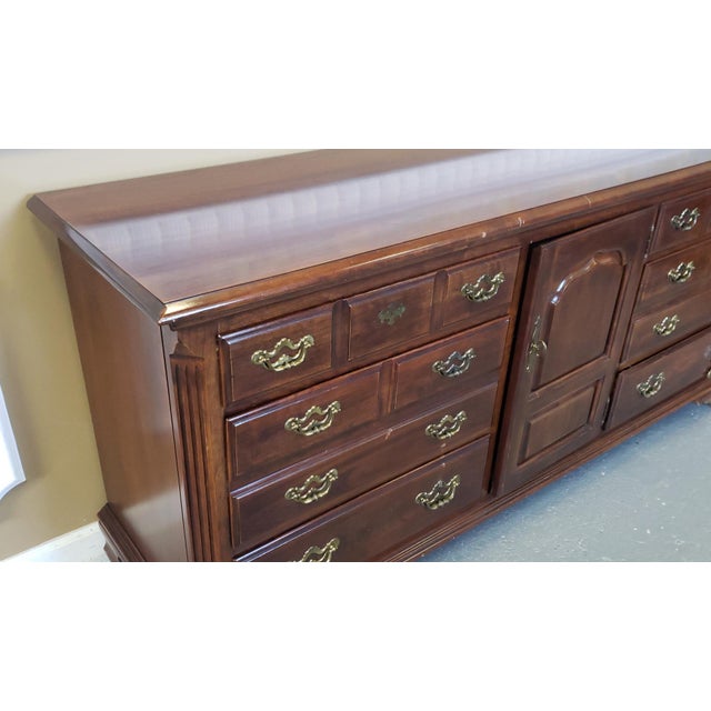 Vintage 1980s Cherry Queen Anne Thomasville Bedroom Dresser Chairish