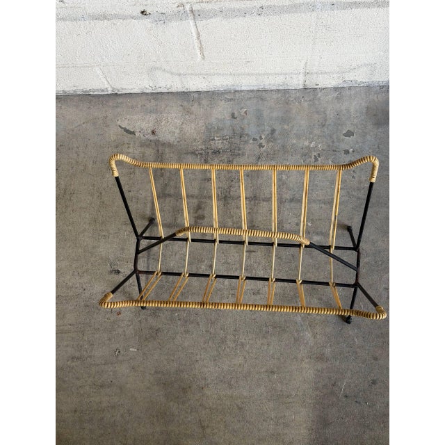 Tan Danish Metal Magazine Holder With Woven Vinyl String Rack Mid-Century Modern 1950s For Sale - Image 8 of 9