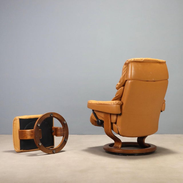 Set of Armchair and Ottoman from Ekornes, 1980s For Sale - Image 11 of 14