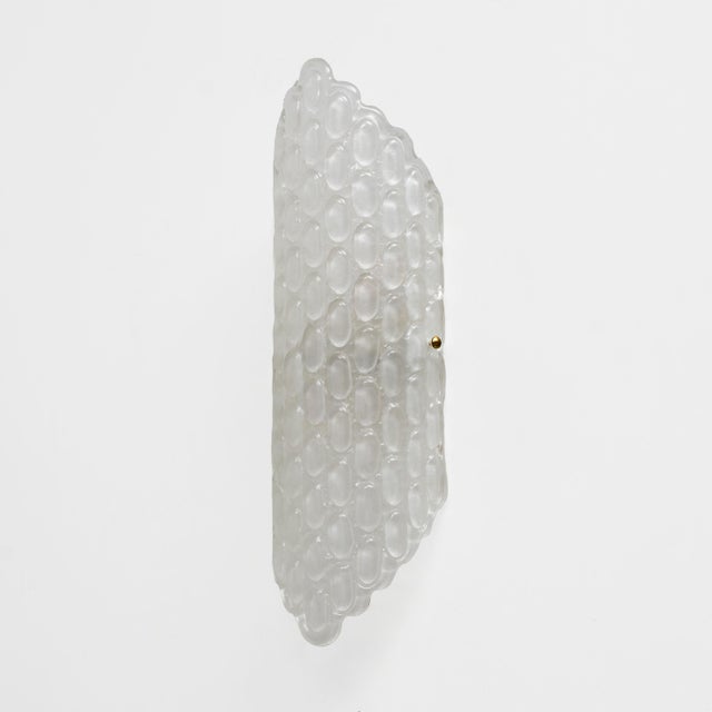 Mid-Century Modern Clear Murano Glass Wall Sconces with Textured Relief, 2000s, Set of 2 For Sale - Image 3 of 10