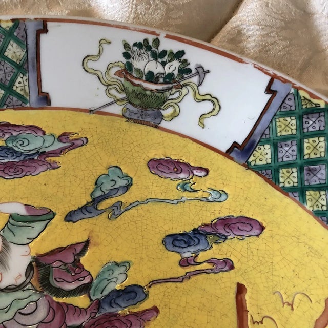 Chinese 19th Century Qing Dynasty 18" Famille Jaune Charger Chinese Asian Antique For Sale - Image 3 of 11