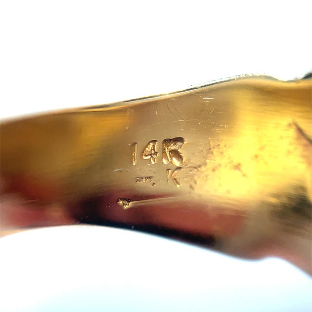 Metal 14k Yellow & White Gold Bold Sculptural Ring, Size 8 For Sale - Image 7 of 7