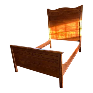 1930s Vintage Full Sized Bed