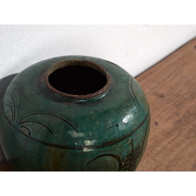 Small antique Chinese vase (c.1820)Dimensions: Diameter: 19 cm Height: 28 cmStyle: Qing DynastyMaterials and techniques:...