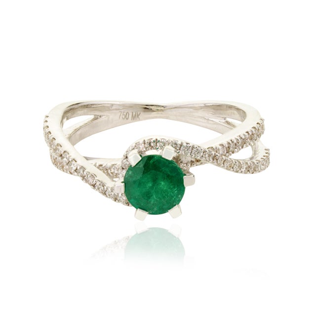 Art Deco Emerald & Diamond Crossover Cocktail Ring in 18k White Gold Size 5.5 For Sale - Image 4 of 16