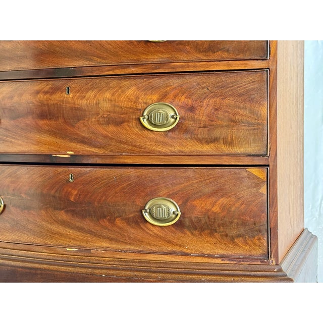 Early 19th Century George III English Bow Front Mahogany Chest on Stand For Sale In Palm Springs - Image 6 of 18