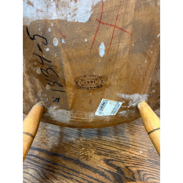 American Vintage S. Bent & Bros. Solid Maple Colonial Windsor Side Chair – Gardner, Massachusetts For Sale - Image 3 of 10