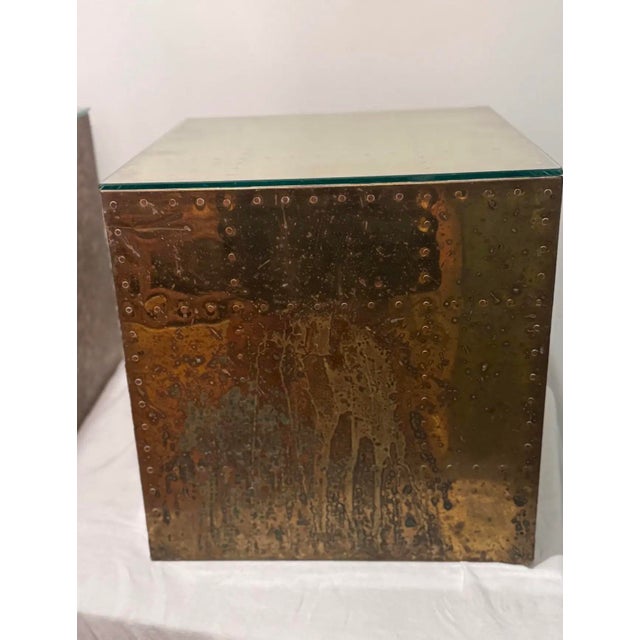 Brass Pair of Sarreid Style Spanish Riveted Brass-Clad Cube Side Tables With Ring Handles, 1970s For Sale - Image 8 of 12