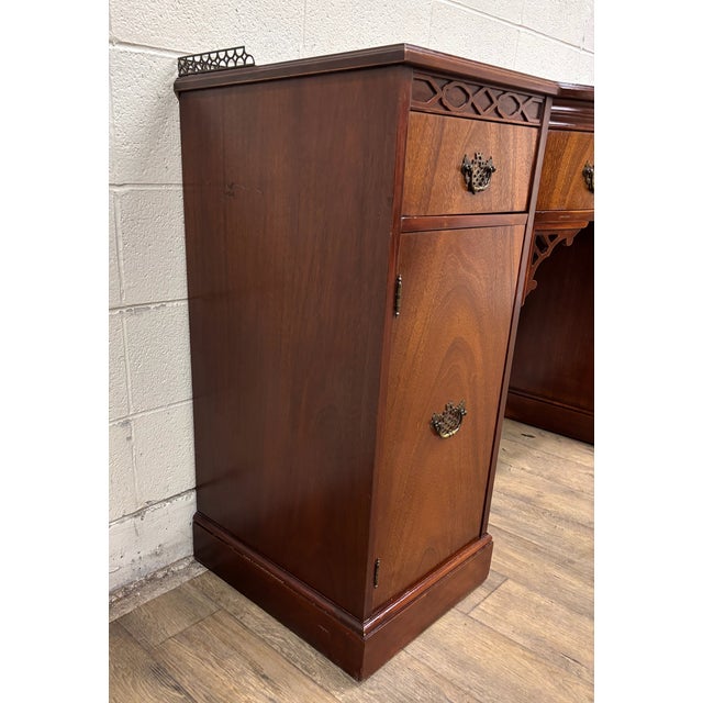 Vintage Chippendale Style Galleried Mahogany Sideboard Buffet Console Desk For Sale - Image 4 of 17