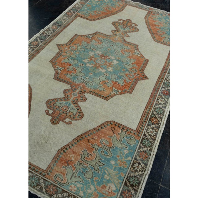 Turkish Turkish Vintage Rug 4'7" x 7'8" #17955 For Sale - Image 3 of 8