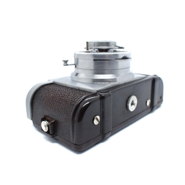 1940s Mid Century 1940s Vintage Spartus "35" Model Film Camera With Fixed-Focus Lens For Sale - Image 5 of 8