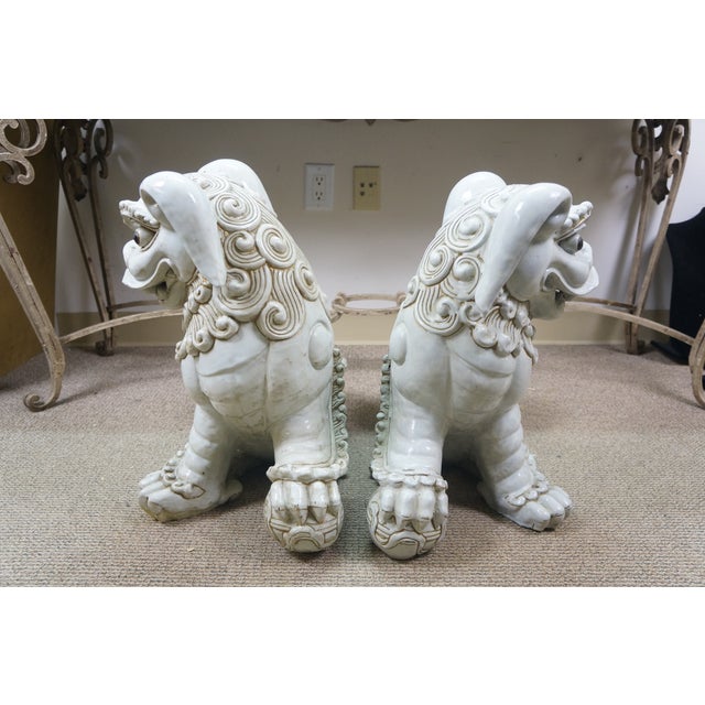 Vintage Chinese Chinoiserie Foo Dogs Fu Guardian Lion Statues 23" For Sale - Image 4 of 16