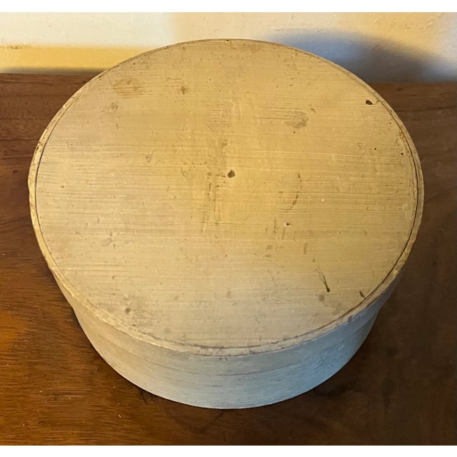 Antique 19th Century American Shaker Paint Decorated Wood Pantry Box in Cream Butter Color For Sale In New York - Image 6 of 12