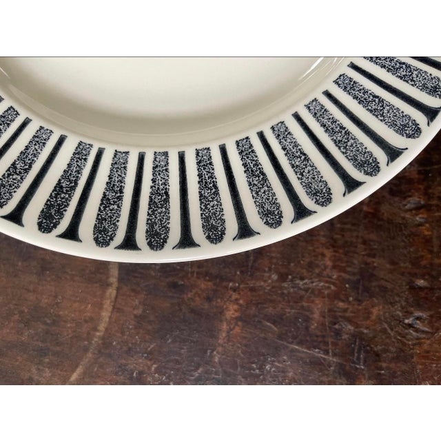 Mid-Century Modern Mid Century Modern Set of Four (4) Black and White MCM Paul McCobb 10.25” Plates For Sale - Image 3 of 9