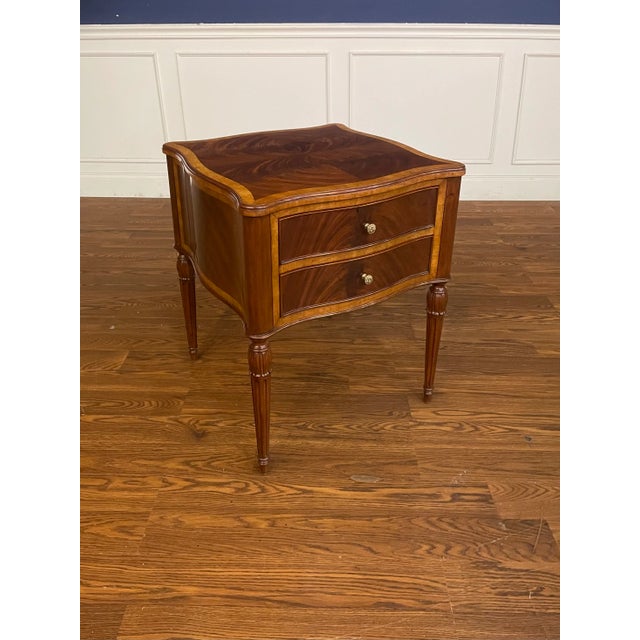 Traditional Leighton Hall Mahogany Serpentine End Table For Sale - Image 3 of 10