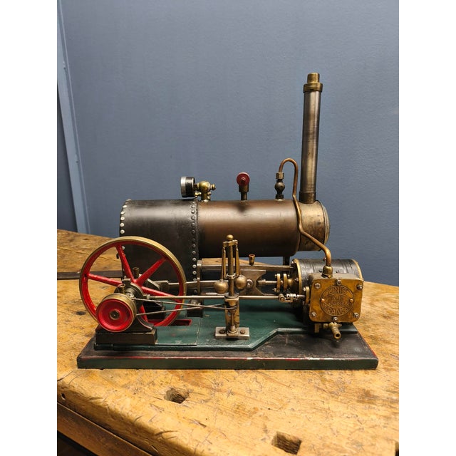 French Steam Engine in Copper and Cast Iron For Sale - Image 6 of 18